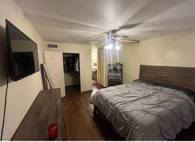 Foto del edificio - 5460 White Oak Ave