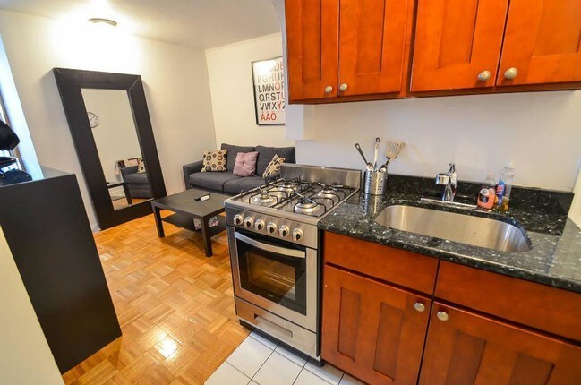 Foto del edificio - 589 1ST Ave