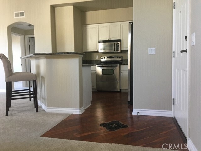 Foto principal - 9263 Regents Rd