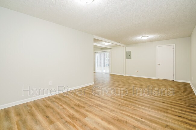 Building Photo - 23 Sayre Dr