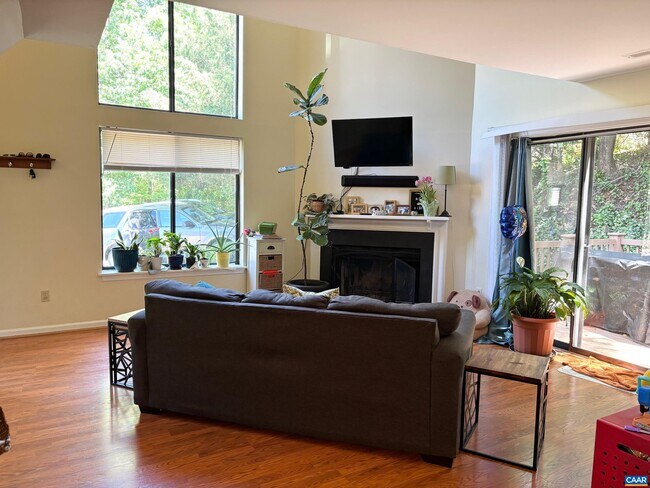 Foto del edificio - 275 Autumn Grove Ct