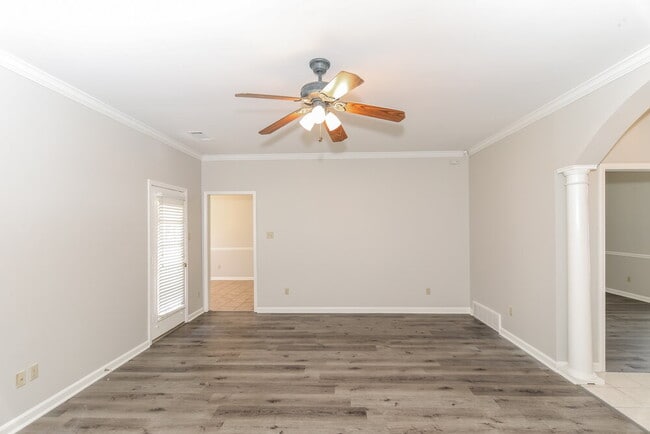 Foto del edificio - 5033 Thornebrook Cove