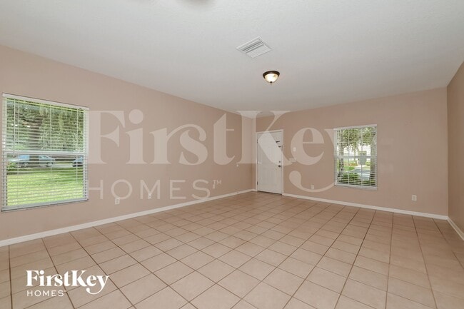Building Photo - 15825 Fishhawk Falls Dr