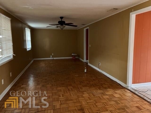Foto del edificio - 1352 Maple Dr