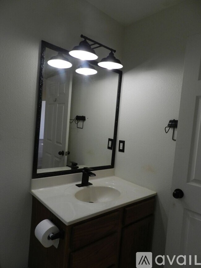 Foto del edificio - Available March 20th!!!