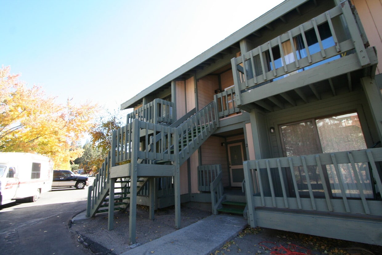Primary Photo - 760 Blue Jay Rd