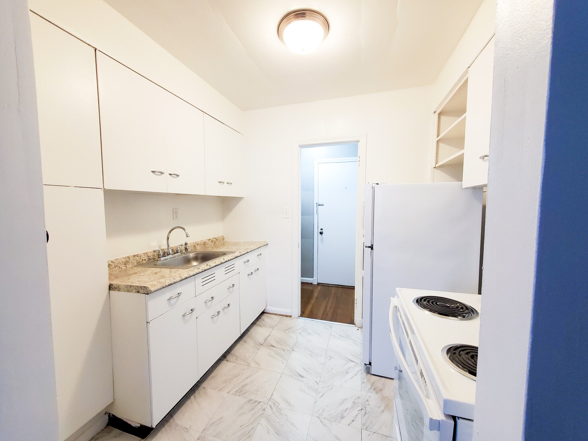 Parkway Manor Apartments – photo 4