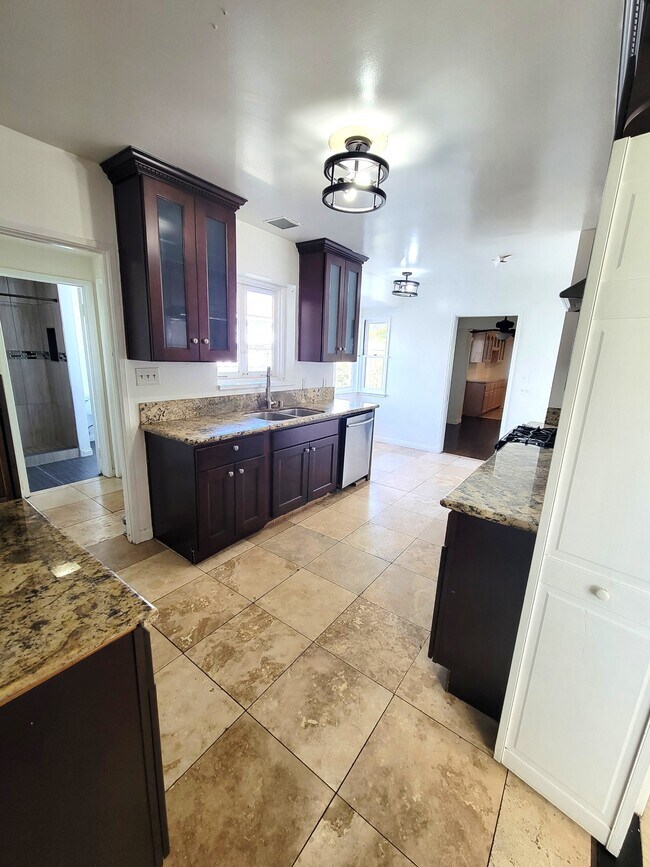 Foto del edificio - 224 Cabrillo Rd