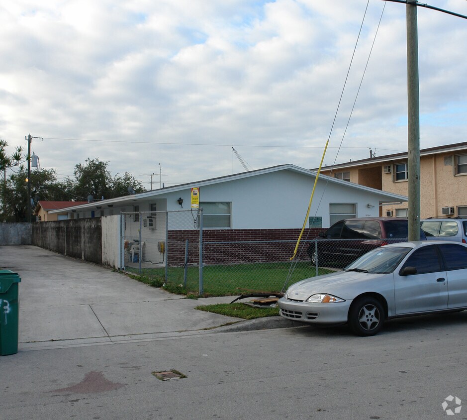 Foto del edificio - 10764 SW 7th St