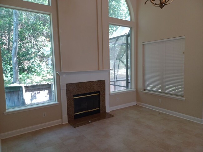 Building Photo - Lake View Home in Gated Community