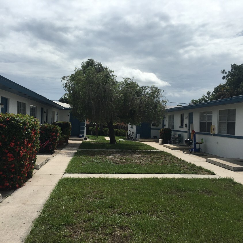 1886 41st Ave, Vero Beach, FL 32960 Apartments in Vero Beach, FL