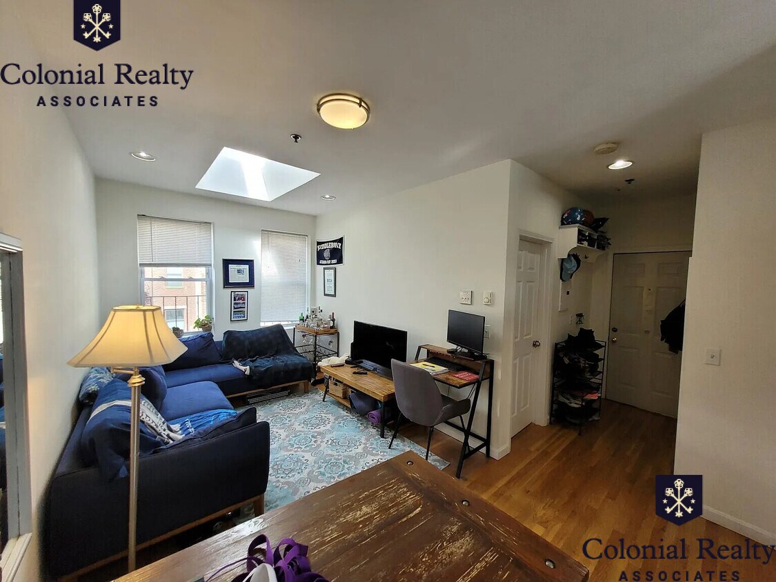 8 Cleveland Pl Unit 17C, Boston, MA 02113 Condo for Rent in Boston, MA