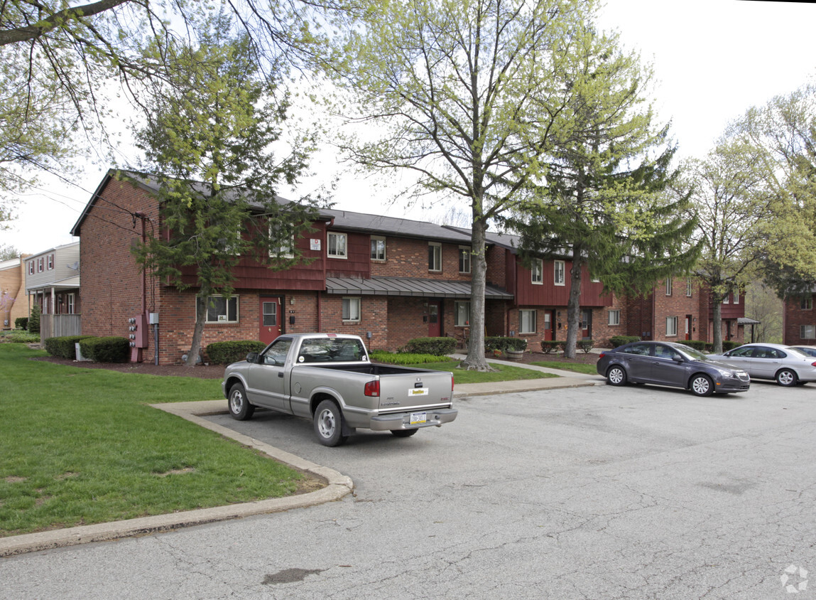 Building Photo - Ridgewood Court