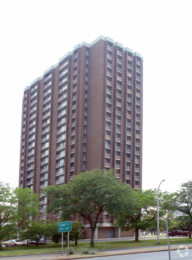 Building Photo - Geneva Towers