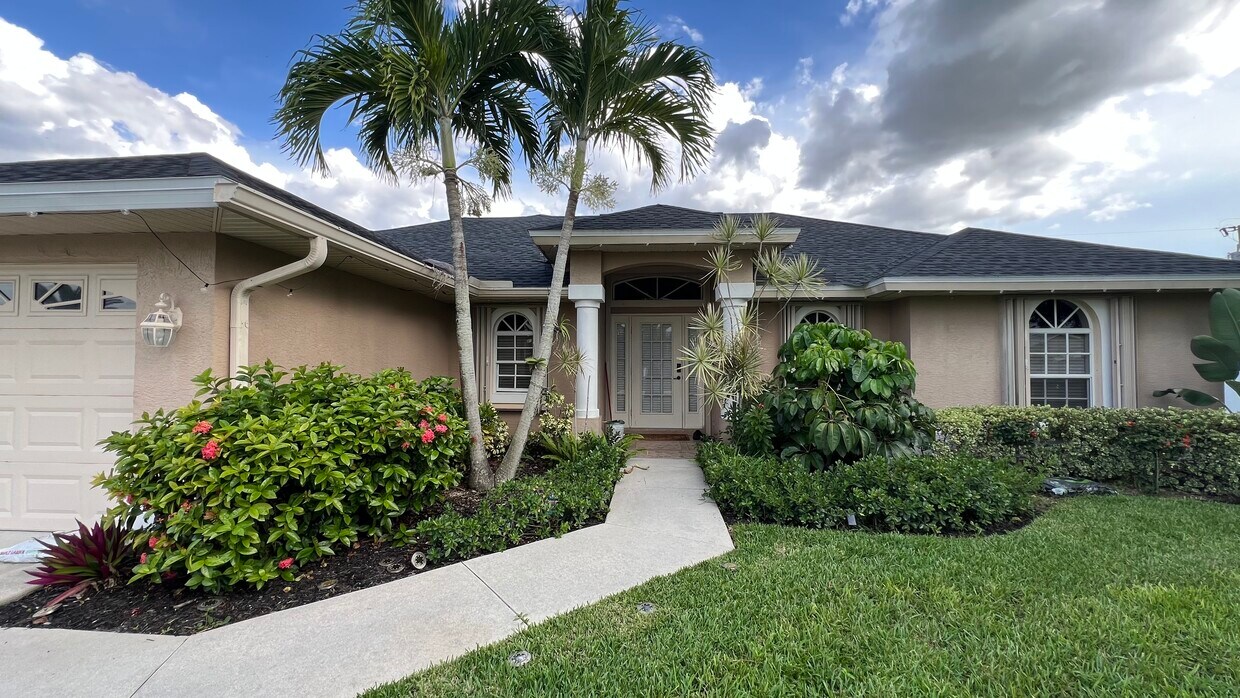 Foto principal - 910 SE 27th St
