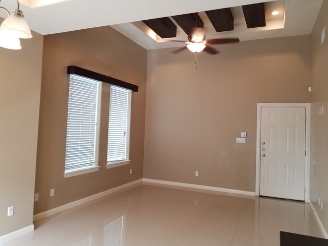 Building Photo - 1428 Leann Rimes Rd