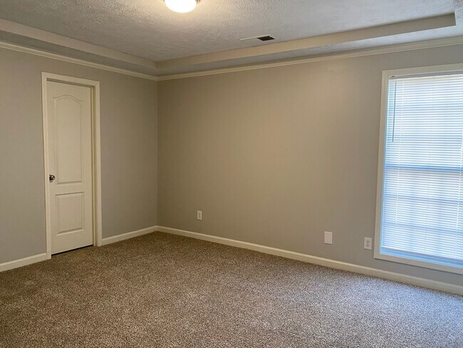 Building Photo - 207 Bent Oaks Dr