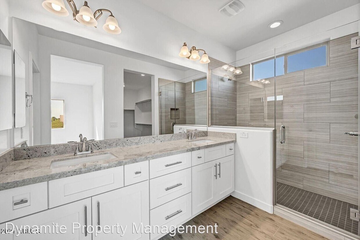Foto principal - 5727 E Rolling Ridge Rd