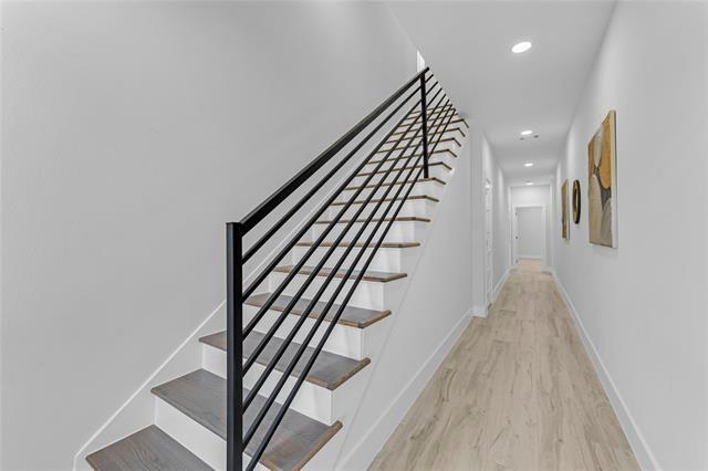 Foto del edificio - 2423 Crossman Ave