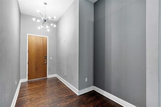 Building Photo - 1312 Live Oak St
