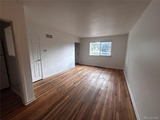 Foto del edificio - 10207 E 14th Ave