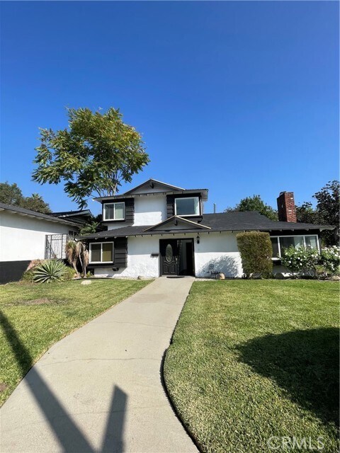 Foto del edificio - 1650 N Arroyo Blvd