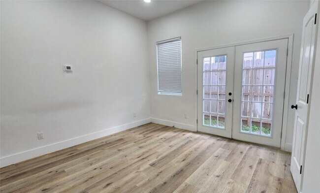 Foto del edificio - 4509 La Branch St