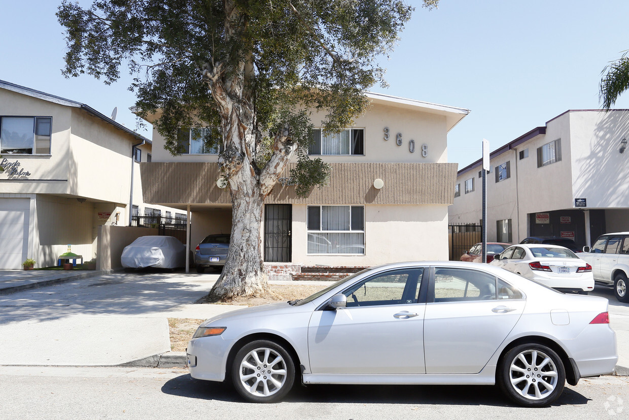 Building Photo - 3608 Mentone Ave