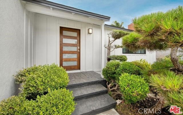 Foto del edificio - 12034 Alberta Dr