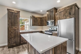 Building Photo - 61532 SE Jennifer Ln