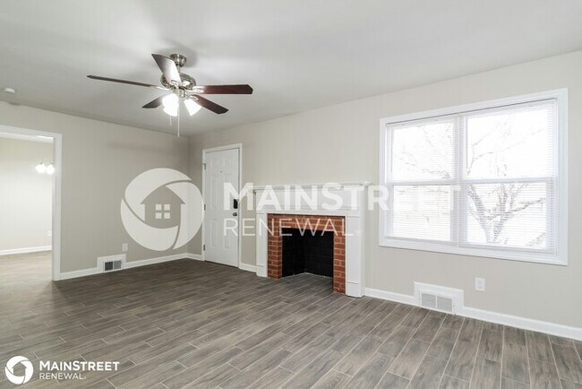 Foto del edificio - 936 ROCK SPRING DR, WINSTON SALEM, NC 27105