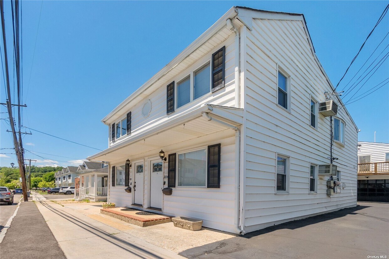 Primary Photo - 10 Skillman St