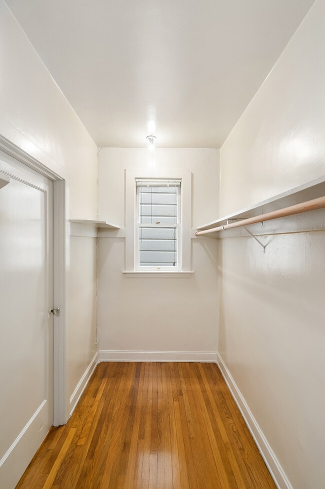 Building Photo - 2510 Van Ness Ave