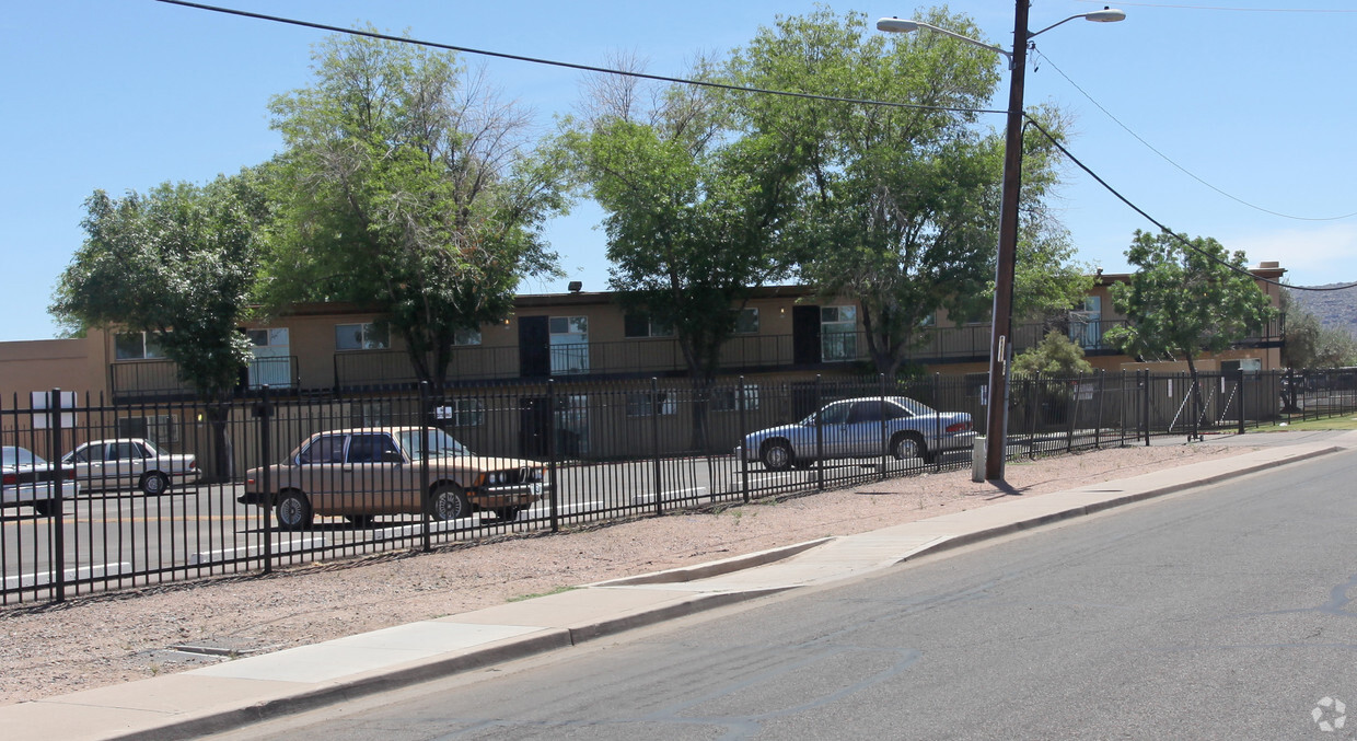 Foto del edificio - Broadway House Apartments