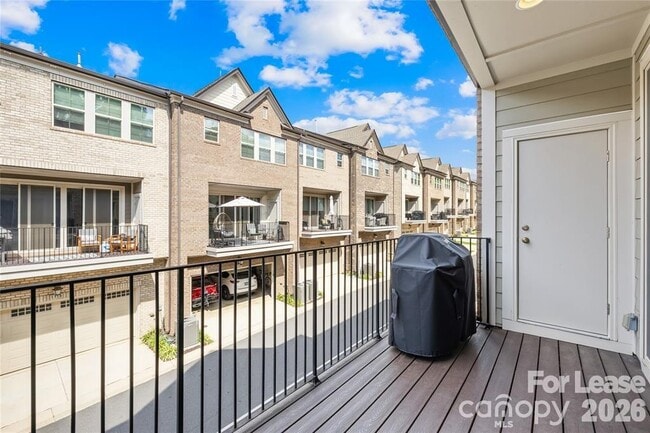 Foto del edificio - 1228 Madison Towns Ln