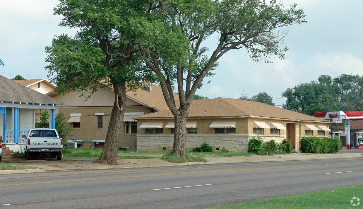 Building Photo - 715 Columbia St