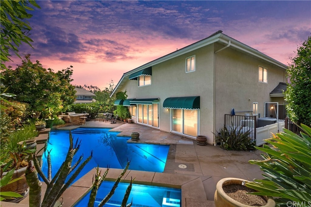 Primary Photo - 5347 Vía Vicente