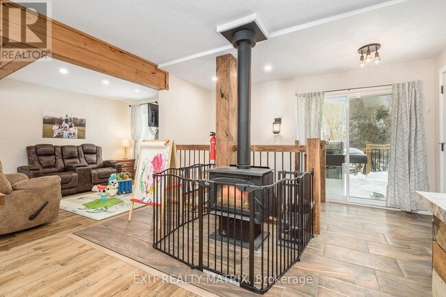 Photo du bâtiment - 1351 Calypso St