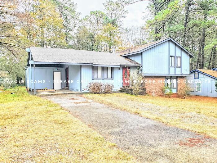 Primary Photo - Beautiful 5 br, 3 full Bath home - fenced ...