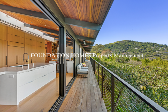 Building Photo - 70 Ivy Dr