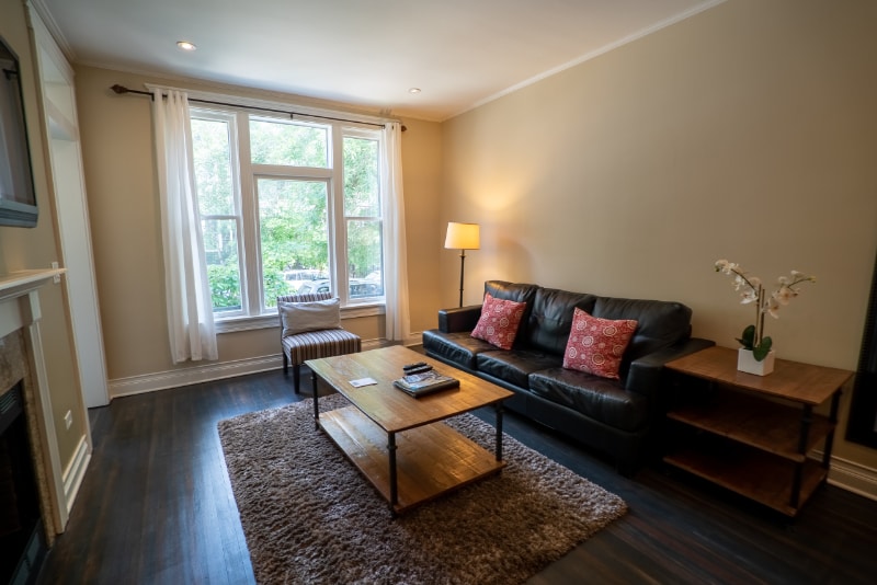 Photo - 3238 N Hoyne Ave (Chicago, IL)