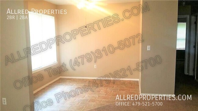 Building Photo - Duplex in Fayetteville