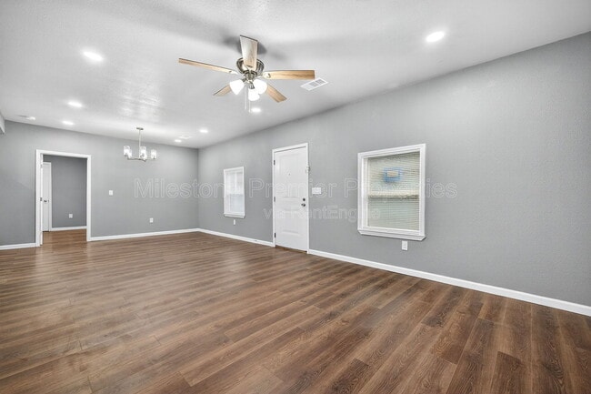 Foto del edificio - 103 W South St