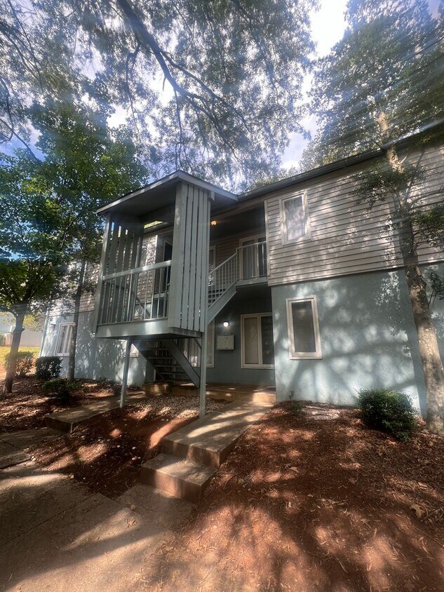 Primary Photo - Spacious One Bedroom Unit