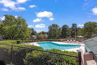 Building Photo - Room in Condo on Chimney Ridge Pl