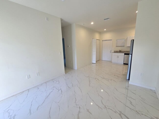 Foto del edificio - Cute and Cozy 2/1 Single family home