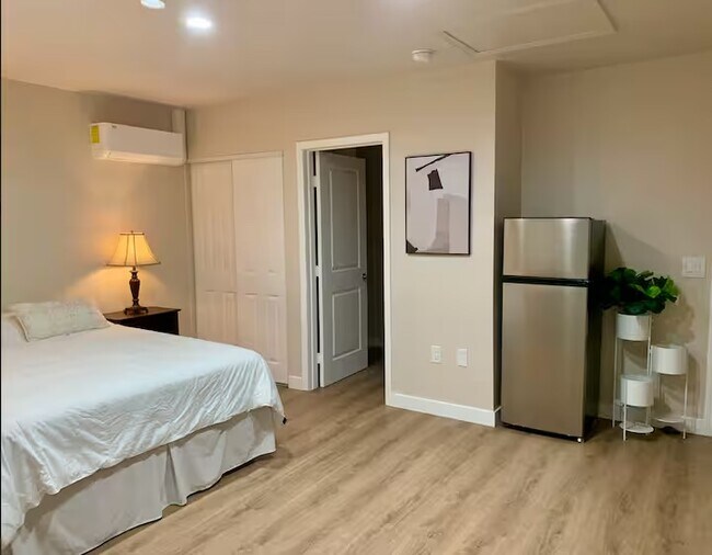 Foto del edificio - 3087 Channel Dr