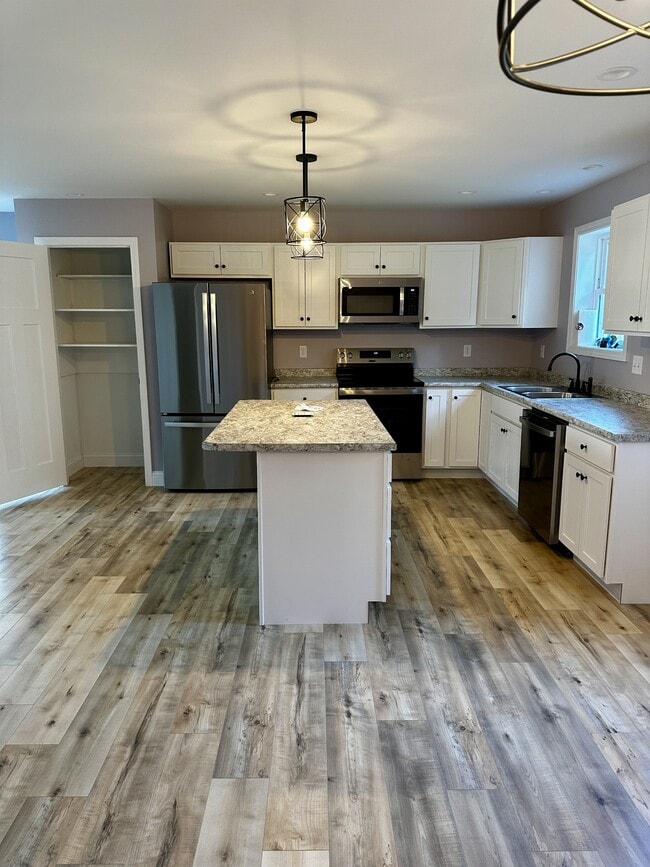 Building Photo - 46 Firefly Ln