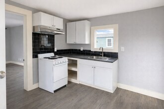 Building Photo - 2019 Beaver Ln