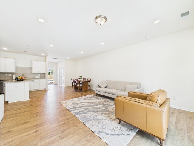 Foto del edificio - 2843 Yeager Dr NW